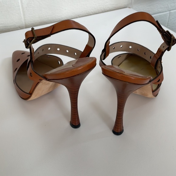 Manolo Blahnik Camel Strap Slingbacks 4.25” wood heel. Size 37. - Picture 4 of 5